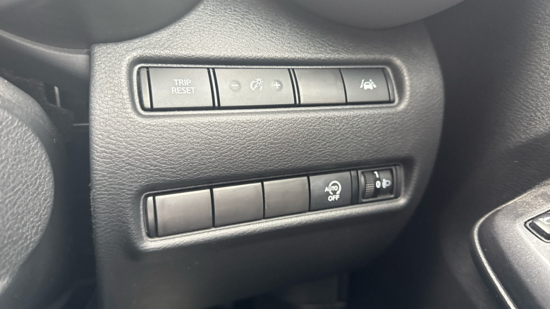 Nissan Juke 1.0 DiG-T 114 N-Connecta 5dr Petrol Hatchback